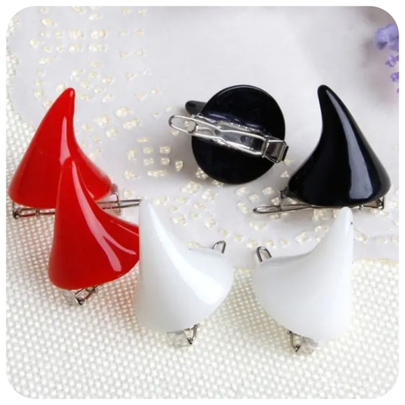 Spice Up Your Look w red devil horn Gothic Cosplay Hair Clips! In red new - Picture 3 of 5